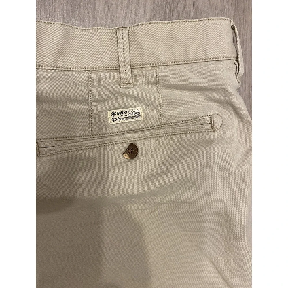 Faherty All Day Shorts Mens 38 Khaki 8